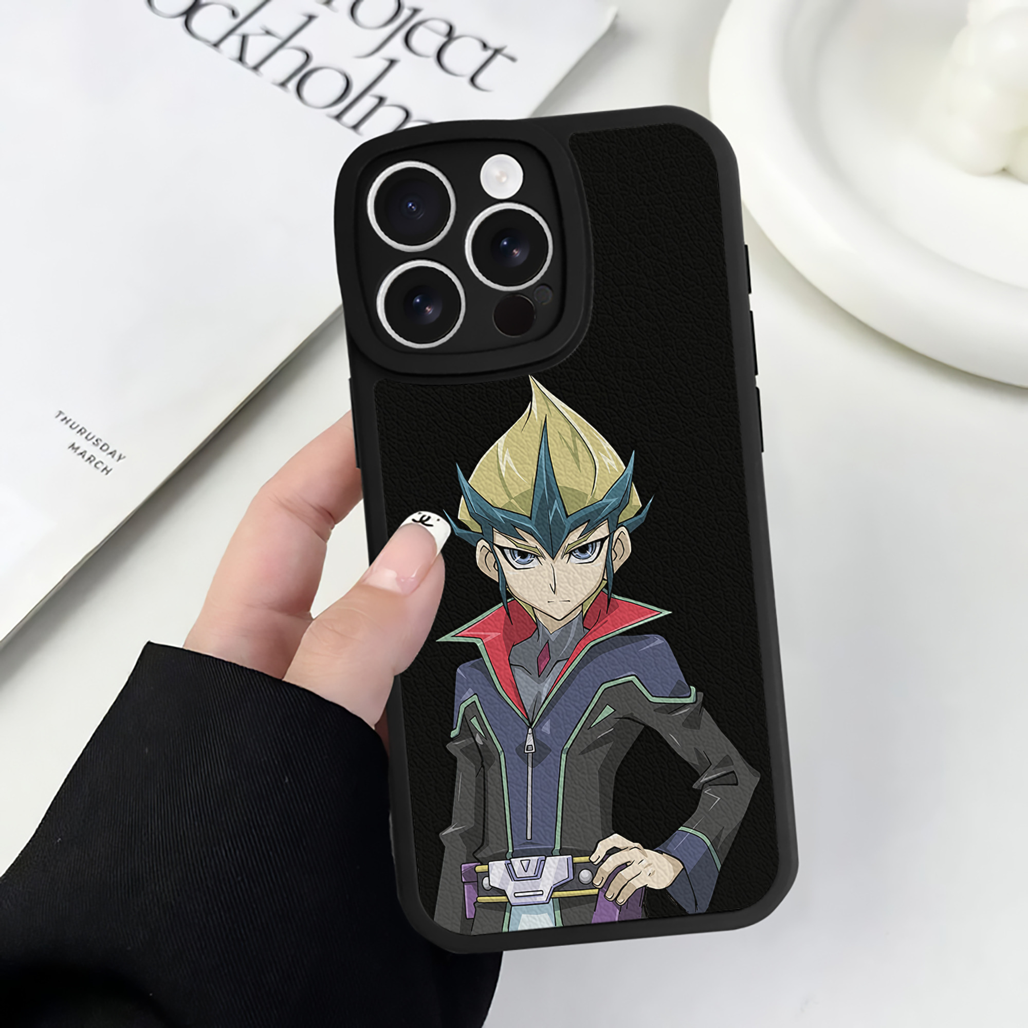 遊☆戯☆王 Yu-Gi-Oh! 【iPhone 16シリーズ対応】シリコンスマホケース（レザー調） 材質：シリコン